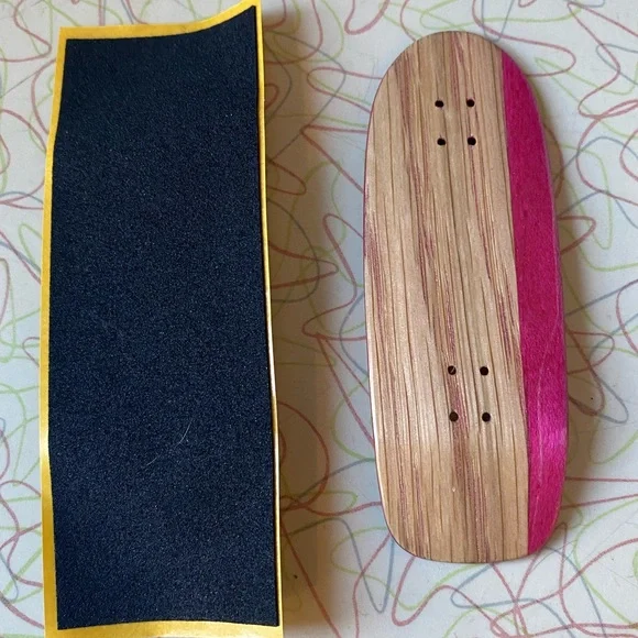 Old school cruiser fingerboard with grip tape - Picture 2 of 6